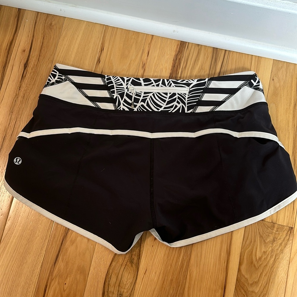 Lululemon Speed Short size 6